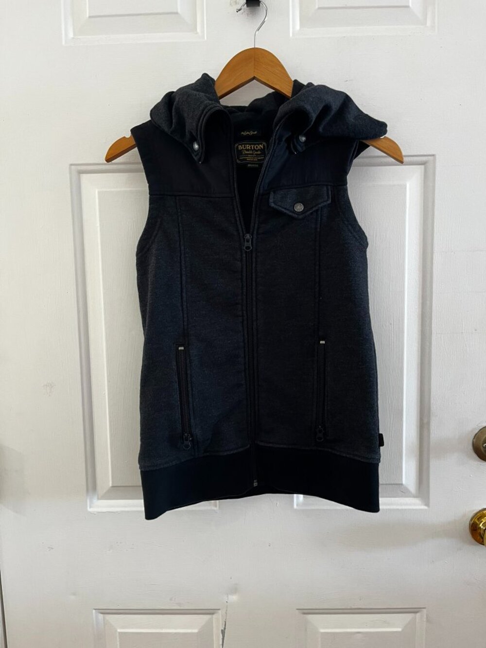 Burton Woman's Black Dryride Starr Skiing/Snowboarding Outdoor Winter Vest Sz XS - Picture 8 of 11